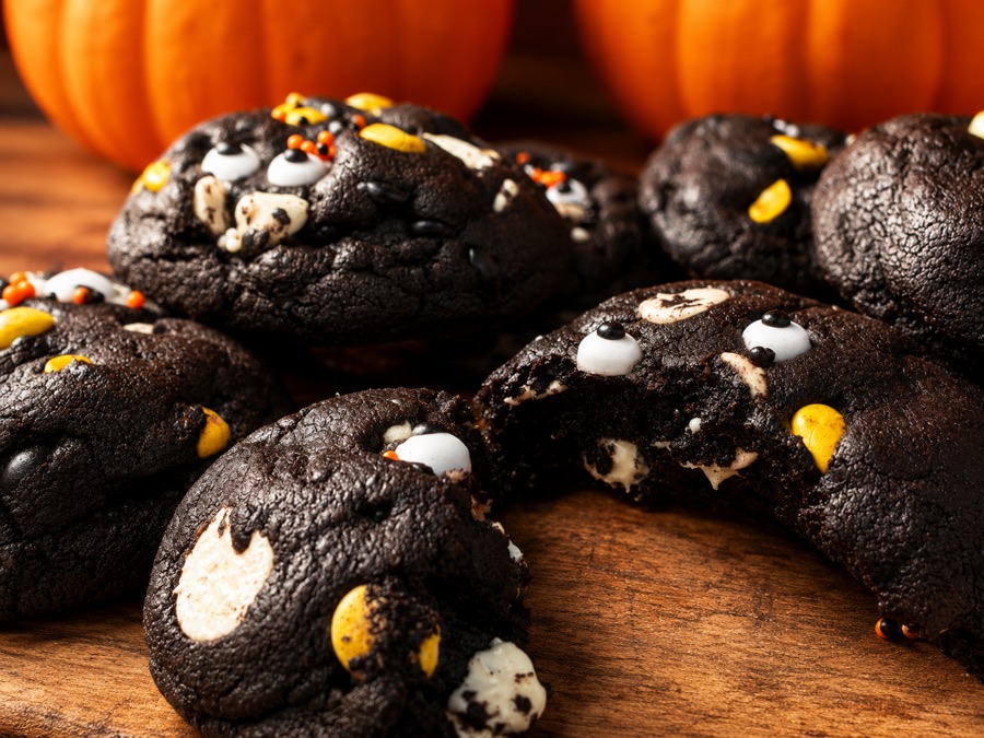 spOOky dOuble chOcOlate cookie